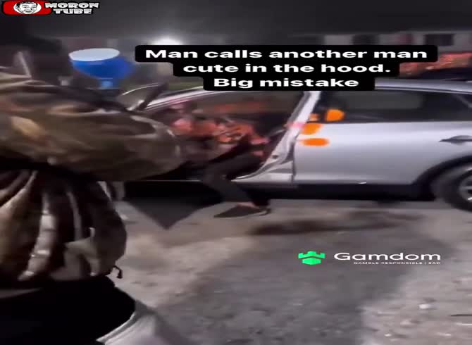Video :A gay man who complimented a man in the street was hit with a paintball